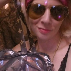 Meet your Posher, Kara